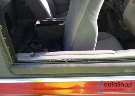 2000 Mazda B3000 Se/Tl z USA, uszkodzony, nr VIN 4F4YR16V8YTM26909